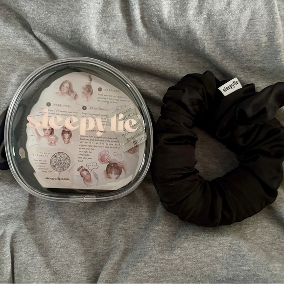 Sleepytie - Picture 3 of 3